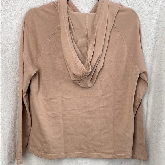 Lightweight hooded sweater - Picture 2 of 2